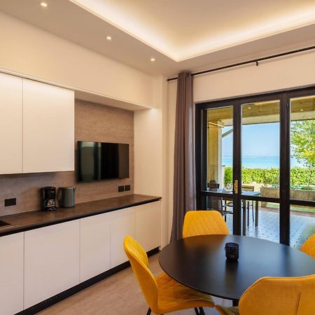 Lakeview Apartment Primea Sirmione Exteriör bild